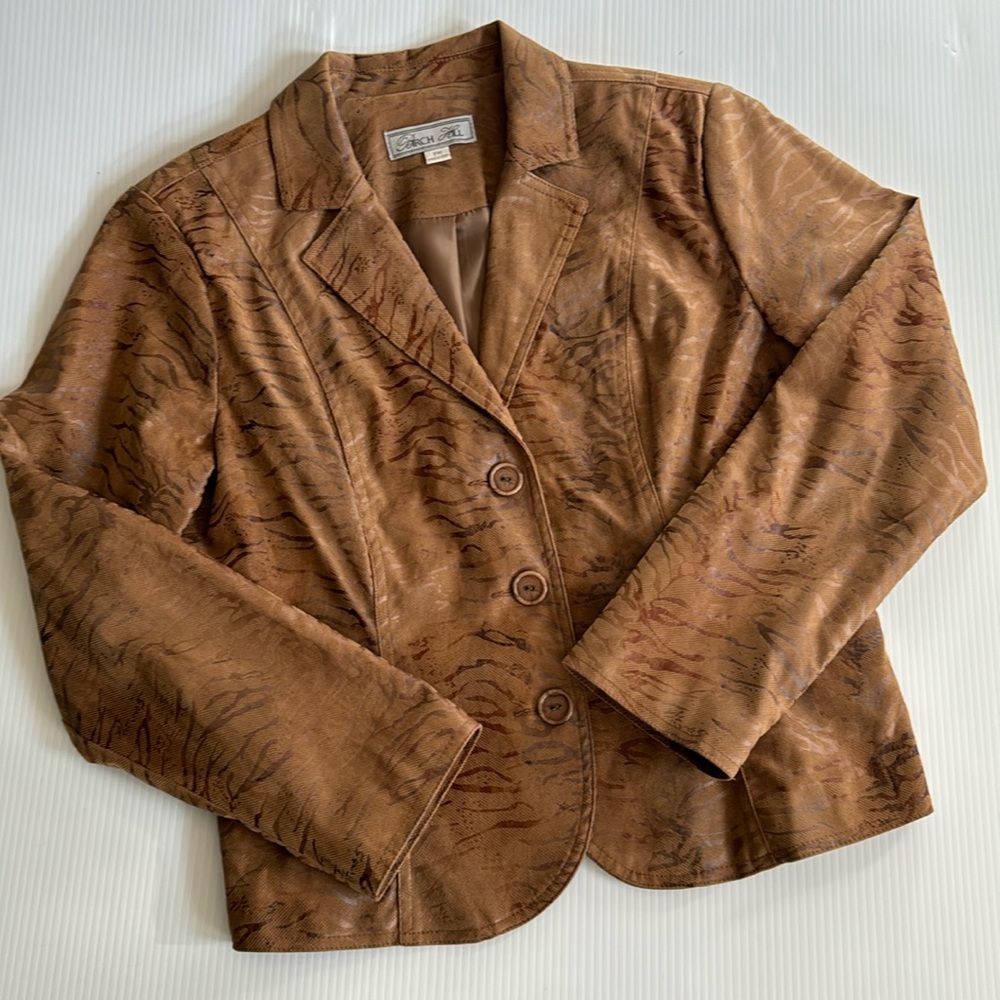 Birch Hill tan, animal print design, 3 button blazer. Women’s size PM